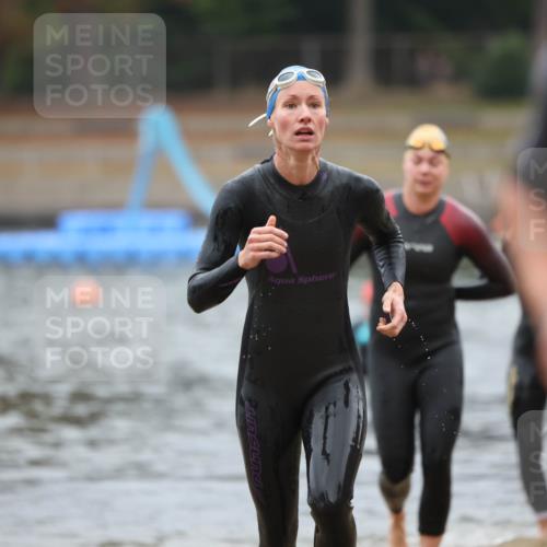 14.09.2025 - Stadtparktriathlon Michael Strokosch http://msf.ph/oto/8866167 14.09.2025 09:14:19 Schwimmen 469, 495, 500, 506 meine-sportfotos.de