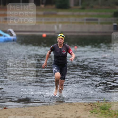 14.09.2025 - Stadtparktriathlon Michael Strokosch http://msf.ph/oto/8866268 14.09.2025 09:16:05 Schwimmen 446 meine-sportfotos.de
