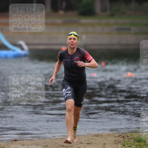 14.09.2025 - Stadtparktriathlon Michael Strokosch http://msf.ph/oto/8866279 14.09.2025 09:16:07 Schwimmen 446 meine-sportfotos.de