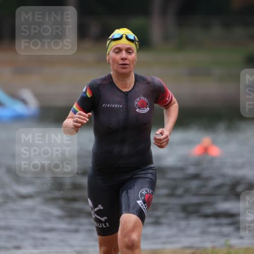 14.09.2025 - Stadtparktriathlon Michael Strokosch http://msf.ph/oto/8866290 14.09.2025 09:16:09 Schwimmen 446 meine-sportfotos.de