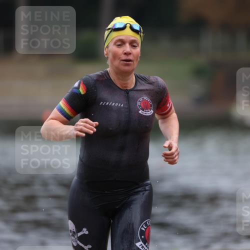 14.09.2025 - Stadtparktriathlon Michael Strokosch http://msf.ph/oto/8866293 14.09.2025 09:16:10 Schwimmen 446 meine-sportfotos.de