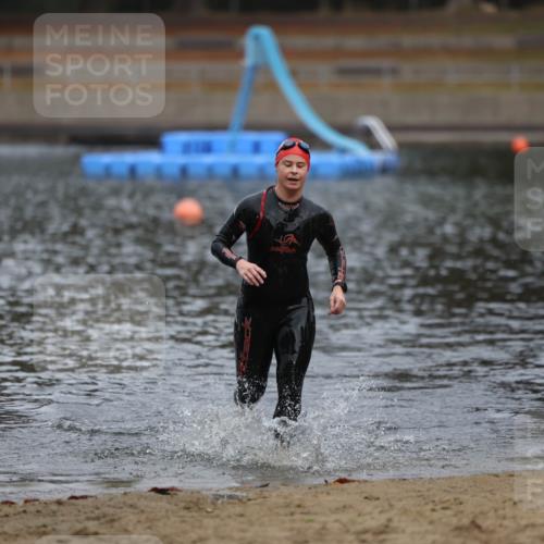 14.09.2025 - Stadtparktriathlon Michael Strokosch http://msf.ph/oto/8866337 14.09.2025 09:16:58 Schwimmen 465 meine-sportfotos.de