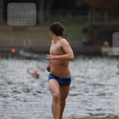 14.09.2025 - Stadtparktriathlon Michael Strokosch http://msf.ph/oto/8866385 14.09.2025 09:42:18 Schwimmen 549 meine-sportfotos.de