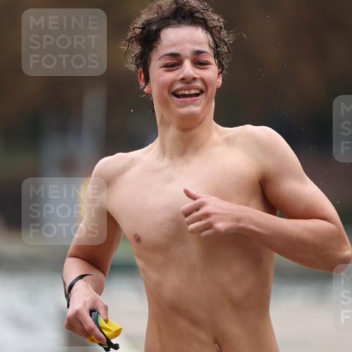 14.09.2025 - Stadtparktriathlon Michael Strokosch http://msf.ph/oto/8866396 14.09.2025 09:42:20 Schwimmen 549 meine-sportfotos.de