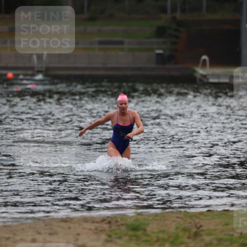 14.09.2025 - Stadtparktriathlon Michael Strokosch http://msf.ph/oto/8866399 14.09.2025 09:42:30 Schwimmen 574 meine-sportfotos.de