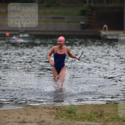 14.09.2025 - Stadtparktriathlon Michael Strokosch http://msf.ph/oto/8866407 14.09.2025 09:42:32 Schwimmen 574 meine-sportfotos.de