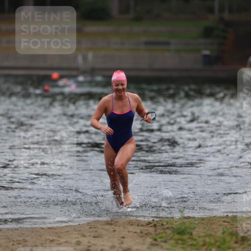 14.09.2025 - Stadtparktriathlon Michael Strokosch http://msf.ph/oto/8866413 14.09.2025 09:42:33 Schwimmen 574 meine-sportfotos.de