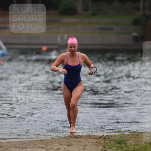 14.09.2025 - Stadtparktriathlon Michael Strokosch http://msf.ph/oto/8866416 14.09.2025 09:42:34 Schwimmen 574 meine-sportfotos.de