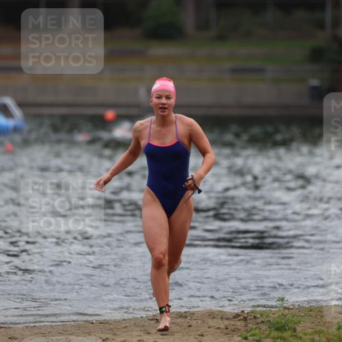 14.09.2025 - Stadtparktriathlon Michael Strokosch http://msf.ph/oto/8866418 14.09.2025 09:42:34 Schwimmen 574 meine-sportfotos.de