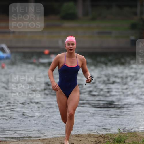 14.09.2025 - Stadtparktriathlon Michael Strokosch http://msf.ph/oto/8866419 14.09.2025 09:42:35 Schwimmen 574 meine-sportfotos.de