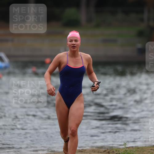 14.09.2025 - Stadtparktriathlon Michael Strokosch http://msf.ph/oto/8866422 14.09.2025 09:42:35 Schwimmen 574 meine-sportfotos.de