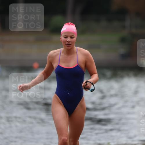 14.09.2025 - Stadtparktriathlon Michael Strokosch http://msf.ph/oto/8866428 14.09.2025 09:42:36 Schwimmen 574 meine-sportfotos.de