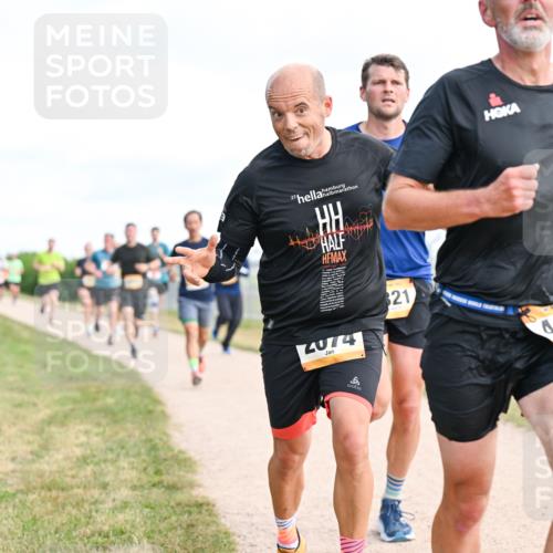14.09.2025 - Airport Race Dr. Thomas Lammeyer http://msf.ph/oto/8866430 14.09.2025 12:07:10 Laufen 27, 2074, 21, 401 meine-sportfotos.de