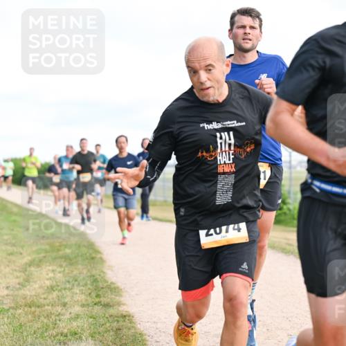 14.09.2025 - Airport Race Dr. Thomas Lammeyer http://msf.ph/oto/8866432 14.09.2025 12:07:11 Laufen 1, 2074, 401 meine-sportfotos.de