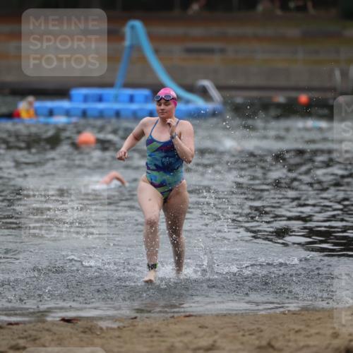 14.09.2025 - Stadtparktriathlon Michael Strokosch http://msf.ph/oto/8866450 14.09.2025 09:43:31 Schwimmen 605 meine-sportfotos.de