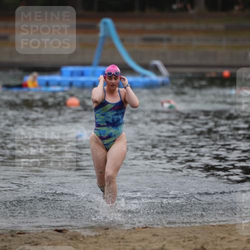 14.09.2025 - Stadtparktriathlon Michael Strokosch http://msf.ph/oto/8866452 14.09.2025 09:43:32 Schwimmen 605 meine-sportfotos.de