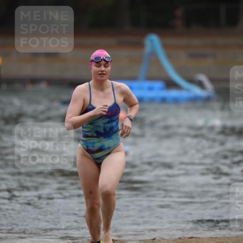 14.09.2025 - Stadtparktriathlon Michael Strokosch http://msf.ph/oto/8866458 14.09.2025 09:43:34 Schwimmen 605 meine-sportfotos.de