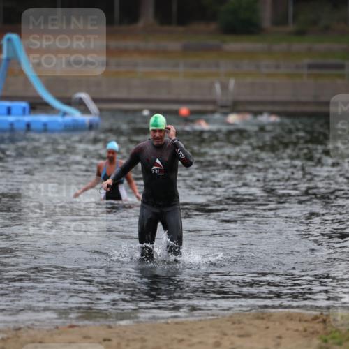 14.09.2025 - Stadtparktriathlon Michael Strokosch http://msf.ph/oto/8866504 14.09.2025 09:44:08 Schwimmen 548, 564 meine-sportfotos.de