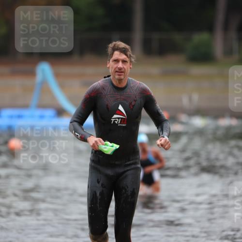 14.09.2025 - Stadtparktriathlon Michael Strokosch http://msf.ph/oto/8866519 14.09.2025 09:44:14 Schwimmen 512, 548 meine-sportfotos.de