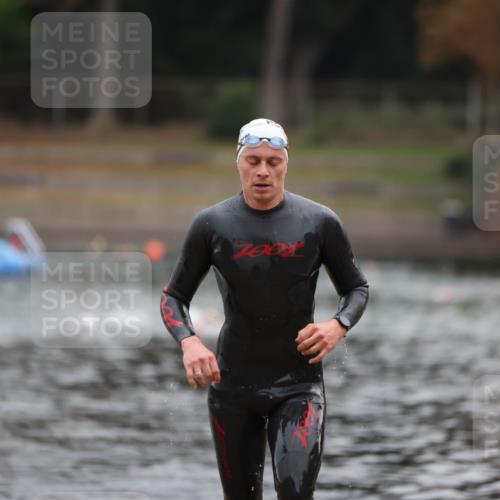 14.09.2025 - Stadtparktriathlon Michael Strokosch http://msf.ph/oto/8866563 14.09.2025 09:45:17 Schwimmen 537, 554 meine-sportfotos.de