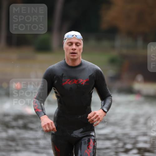14.09.2025 - Stadtparktriathlon Michael Strokosch http://msf.ph/oto/8866566 14.09.2025 09:45:18 Schwimmen 537, 554 meine-sportfotos.de