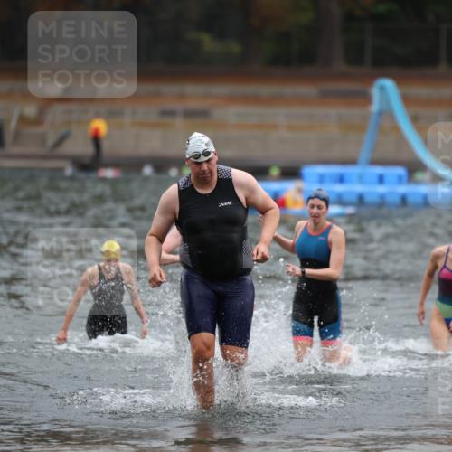14.09.2025 - Stadtparktriathlon Michael Strokosch http://msf.ph/oto/8866599 14.09.2025 09:45:39 Schwimmen 545, 547, 580, 593 meine-sportfotos.de