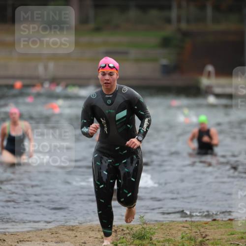 14.09.2025 - Stadtparktriathlon Michael Strokosch http://msf.ph/oto/8866670 14.09.2025 09:46:18 Schwimmen 511, 594, 610 meine-sportfotos.de
