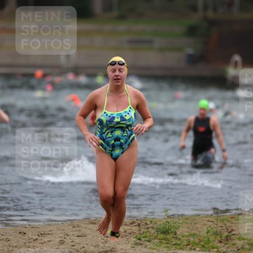 14.09.2025 - Stadtparktriathlon Michael Strokosch http://msf.ph/oto/8866689 14.09.2025 09:46:24 Schwimmen 511, 594, 596, 610, 620 meine-sportfotos.de