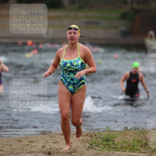 14.09.2025 - Stadtparktriathlon Michael Strokosch http://msf.ph/oto/8866691 14.09.2025 09:46:24 Schwimmen 511, 594, 596, 610, 620 meine-sportfotos.de