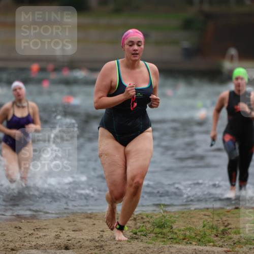 14.09.2025 - Stadtparktriathlon Michael Strokosch http://msf.ph/oto/8866711 14.09.2025 09:46:29 Schwimmen 511, 594, 596, 620 meine-sportfotos.de