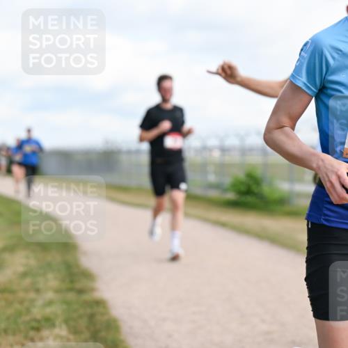 14.09.2025 - Airport Race Dr. Thomas Lammeyer http://msf.ph/oto/8866721 14.09.2025 12:07:28 Laufen 42, 4143 meine-sportfotos.de