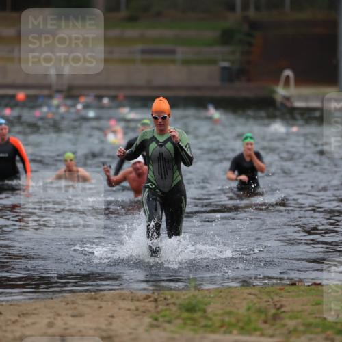14.09.2025 - Stadtparktriathlon Michael Strokosch http://msf.ph/oto/8866736 14.09.2025 09:46:52 Schwimmen 523 meine-sportfotos.de