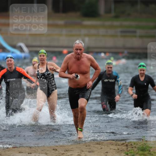 14.09.2025 - Stadtparktriathlon Michael Strokosch http://msf.ph/oto/8866760 14.09.2025 09:47:03 Schwimmen 524, 563, 583, 584, 597 meine-sportfotos.de