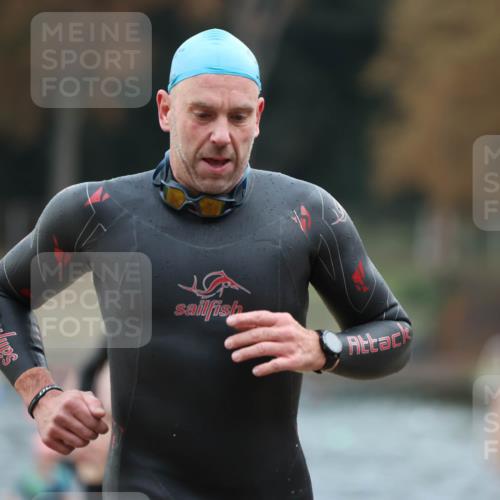 14.09.2025 - Stadtparktriathlon Michael Strokosch http://msf.ph/oto/8866788 14.09.2025 09:47:13 Schwimmen 524, 570, 597, 598 meine-sportfotos.de