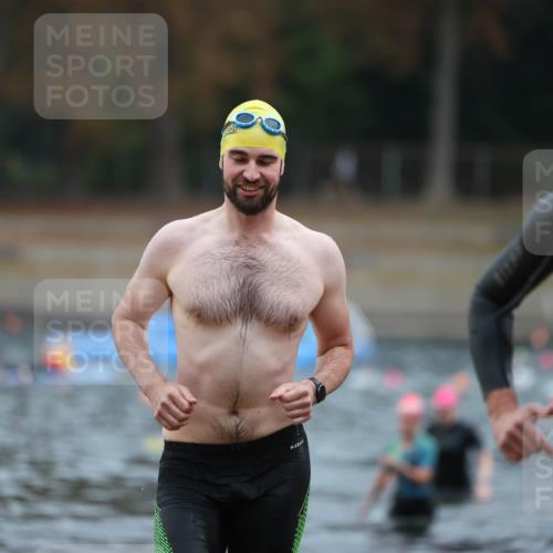 14.09.2025 - Stadtparktriathlon Michael Strokosch http://msf.ph/oto/8866798 14.09.2025 09:47:16 Schwimmen 570, 597, 598 meine-sportfotos.de