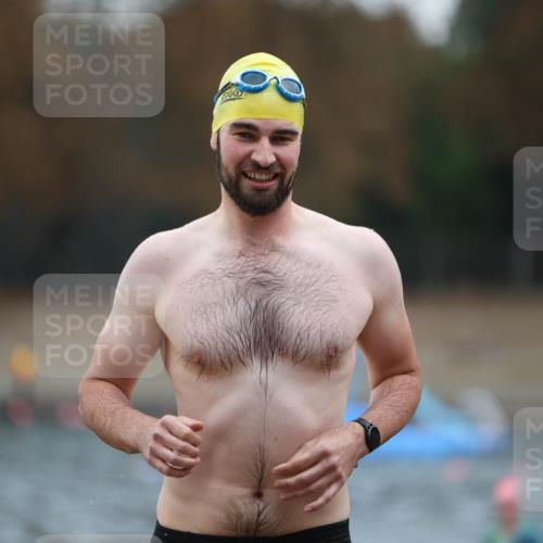 14.09.2025 - Stadtparktriathlon Michael Strokosch http://msf.ph/oto/8866804 14.09.2025 09:47:17 Schwimmen 509, 570, 598 meine-sportfotos.de