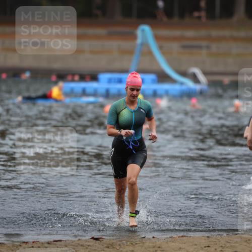 14.09.2025 - Stadtparktriathlon Michael Strokosch http://msf.ph/oto/8866808 14.09.2025 09:47:25 Schwimmen 509, 526, 541 meine-sportfotos.de