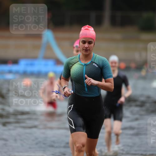 14.09.2025 - Stadtparktriathlon Michael Strokosch http://msf.ph/oto/8866817 14.09.2025 09:47:28 Schwimmen 509, 526, 541 meine-sportfotos.de