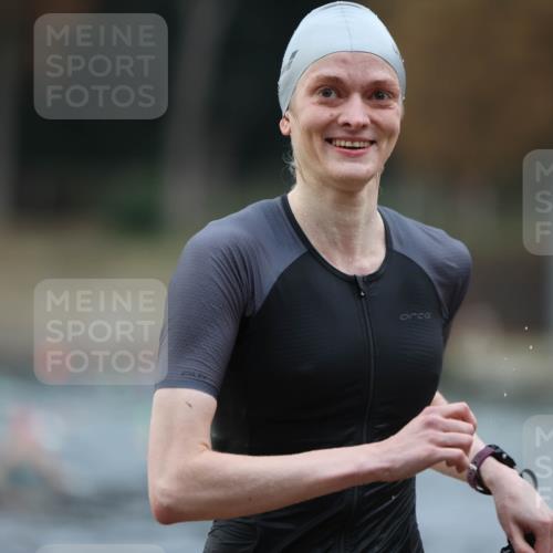 14.09.2025 - Stadtparktriathlon Michael Strokosch http://msf.ph/oto/8866838 14.09.2025 09:47:33 Schwimmen 509, 526, 541 meine-sportfotos.de