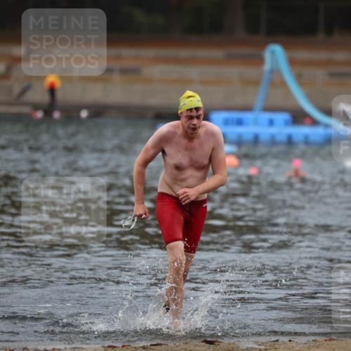 14.09.2025 - Stadtparktriathlon Michael Strokosch http://msf.ph/oto/8866845 14.09.2025 09:47:41 Schwimmen 606 meine-sportfotos.de