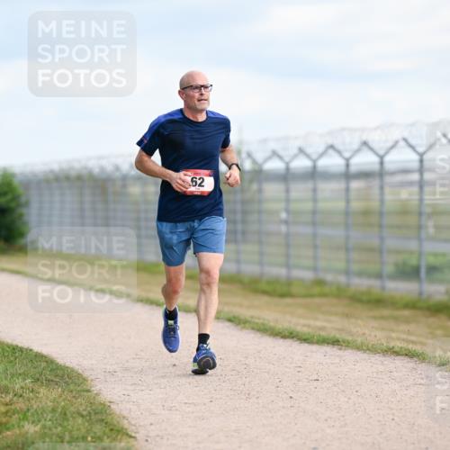 14.09.2025 - Airport Race Dr. Thomas Lammeyer http://msf.ph/oto/8866885 14.09.2025 12:07:40 Laufen 52, 62 meine-sportfotos.de
