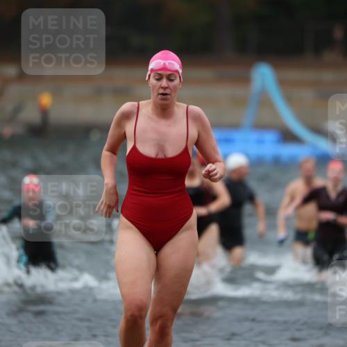 14.09.2025 - Stadtparktriathlon Michael Strokosch http://msf.ph/oto/8866917 14.09.2025 09:48:16 Schwimmen 514, 525, 529, 550, 555, 556, 573, 576, 577, 602, 614, 617 meine-sportfotos.de