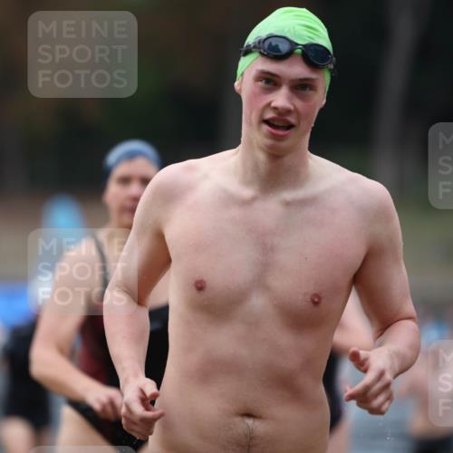 14.09.2025 - Stadtparktriathlon Michael Strokosch http://msf.ph/oto/8866924 14.09.2025 09:48:21 Schwimmen 525, 529, 544, 550, 556, 573, 576, 577, 602, 614, 617 meine-sportfotos.de