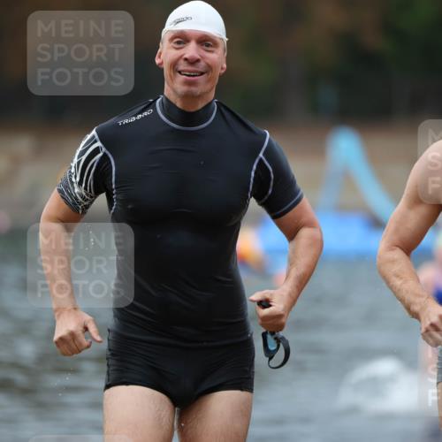 14.09.2025 - Stadtparktriathlon Michael Strokosch http://msf.ph/oto/8866951 14.09.2025 09:48:27 Schwimmen 525, 544, 550, 573, 614 meine-sportfotos.de