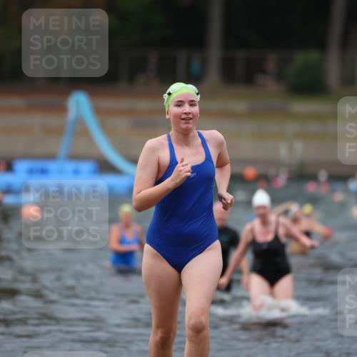 14.09.2025 - Stadtparktriathlon Michael Strokosch http://msf.ph/oto/8866960 14.09.2025 09:48:32 Schwimmen 544, 618 meine-sportfotos.de