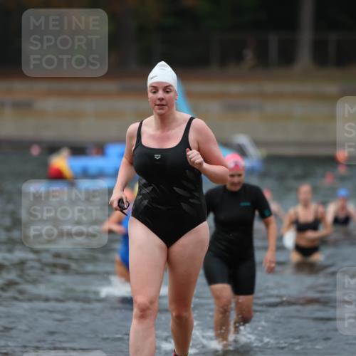 14.09.2025 - Stadtparktriathlon Michael Strokosch http://msf.ph/oto/8866977 14.09.2025 09:48:40 Schwimmen 587, 591, 618 meine-sportfotos.de