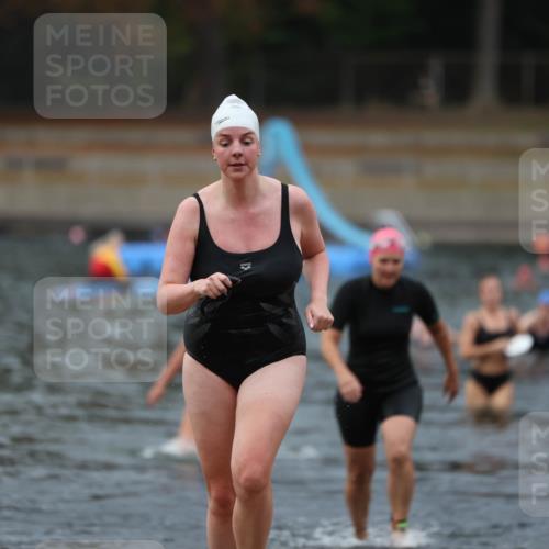 14.09.2025 - Stadtparktriathlon Michael Strokosch http://msf.ph/oto/8866979 14.09.2025 09:48:40 Schwimmen 587, 591, 618 meine-sportfotos.de