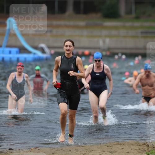 14.09.2025 - Stadtparktriathlon Michael Strokosch http://msf.ph/oto/8867018 14.09.2025 09:48:59 Schwimmen 521, 557, 567, 585 meine-sportfotos.de