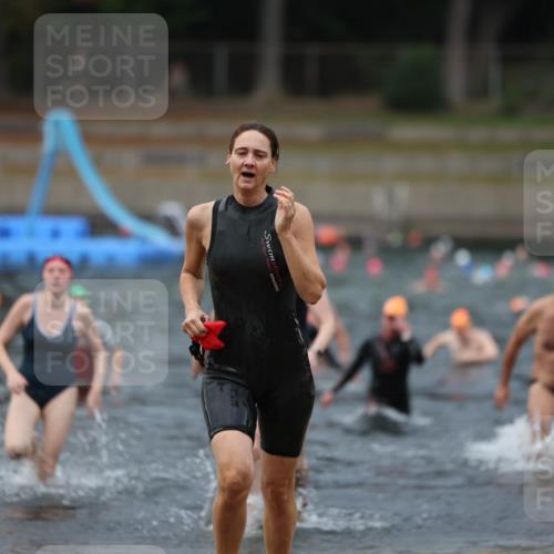 14.09.2025 - Stadtparktriathlon Michael Strokosch http://msf.ph/oto/8867025 14.09.2025 09:49:01 Schwimmen 521, 557, 565, 567, 585 meine-sportfotos.de