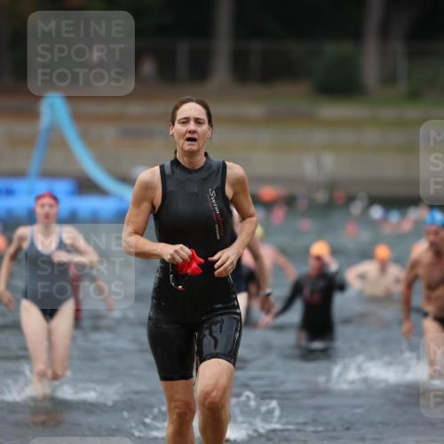 14.09.2025 - Stadtparktriathlon Michael Strokosch http://msf.ph/oto/8867026 14.09.2025 09:49:01 Schwimmen 521, 557, 565, 567, 585 meine-sportfotos.de